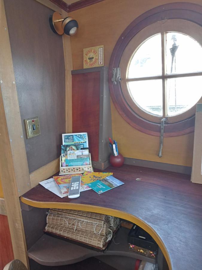 Hotel Bateau De Pirates Gruissan Exterior foto