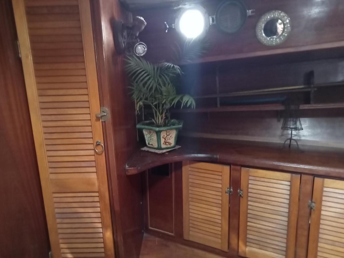 Hotel Bateau De Pirates Gruissan Exterior foto